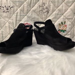Vaneli Size 9 Black Suede